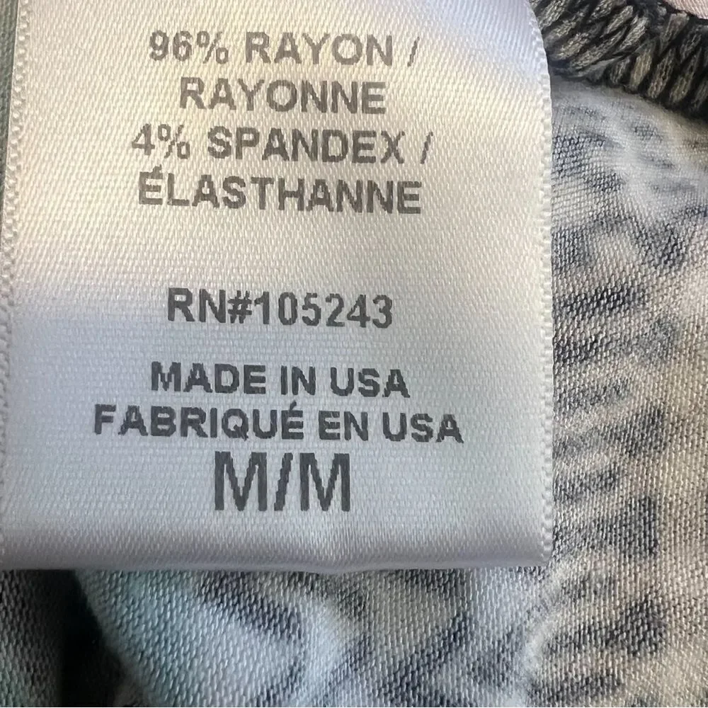 Bobeau Printed Cold Should Blouse. Very Soft! Size Medium. Great Condition!!
